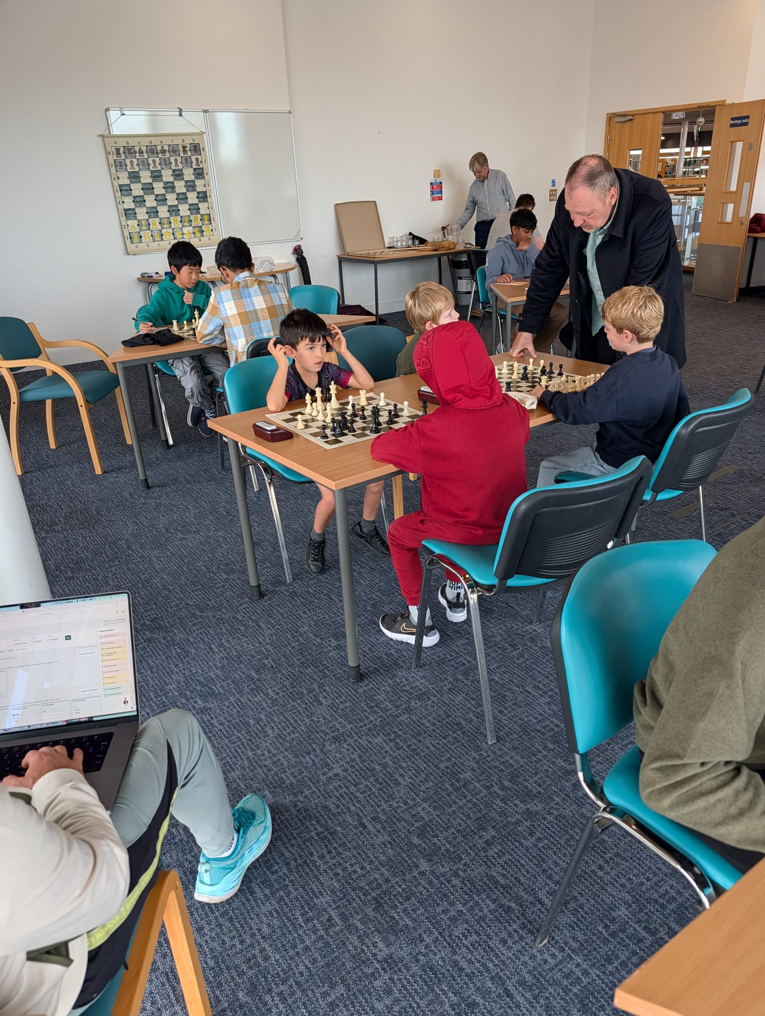 Overview of the chess club in action